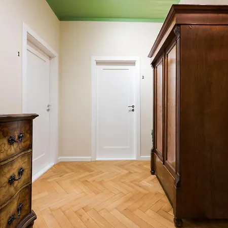Plac Dabrowskiego Deluxe Apartment Warsaw