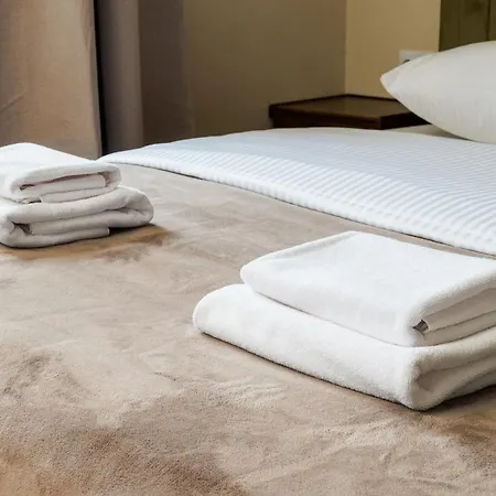 Plac Dabrowskiego Deluxe By Bookinghost Apartment