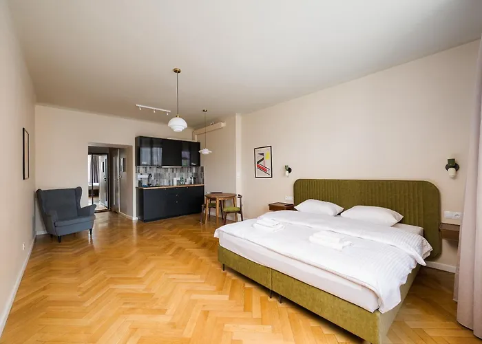 Apartment Plac Dabrowskiego Deluxe By Bookinghost