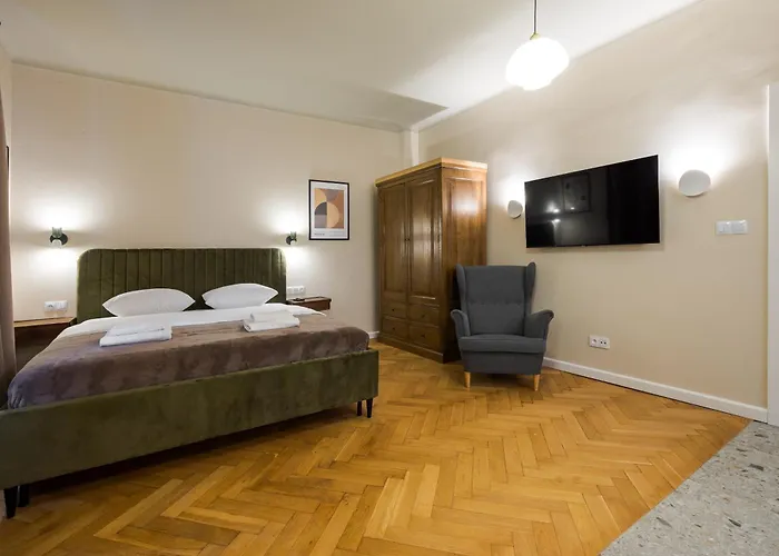 Plac Dabrowskiego Deluxe By Bookinghost Apartment *